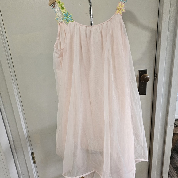 1960s vintage nightgown - Picture 4 of 8